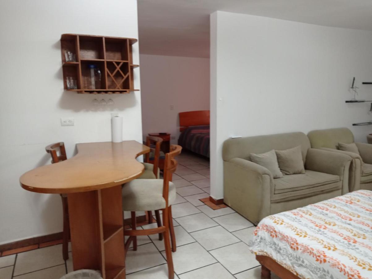 Confort Ejecutivo Suites Lindavista Guadalupe  Ngoại thất bức ảnh