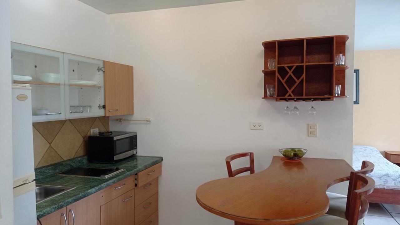 Confort Ejecutivo Suites Lindavista Guadalupe  Ngoại thất bức ảnh