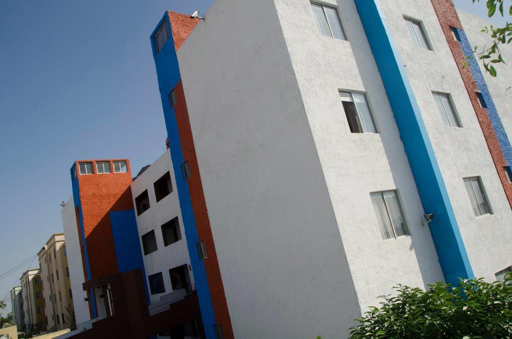 Confort Ejecutivo Suites Lindavista Guadalupe  Ngoại thất bức ảnh